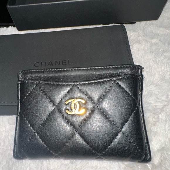 Authentic black Chanel card holder - Picture 1 of 4